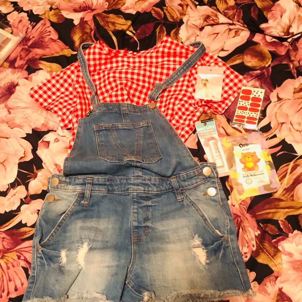 Overall shorts